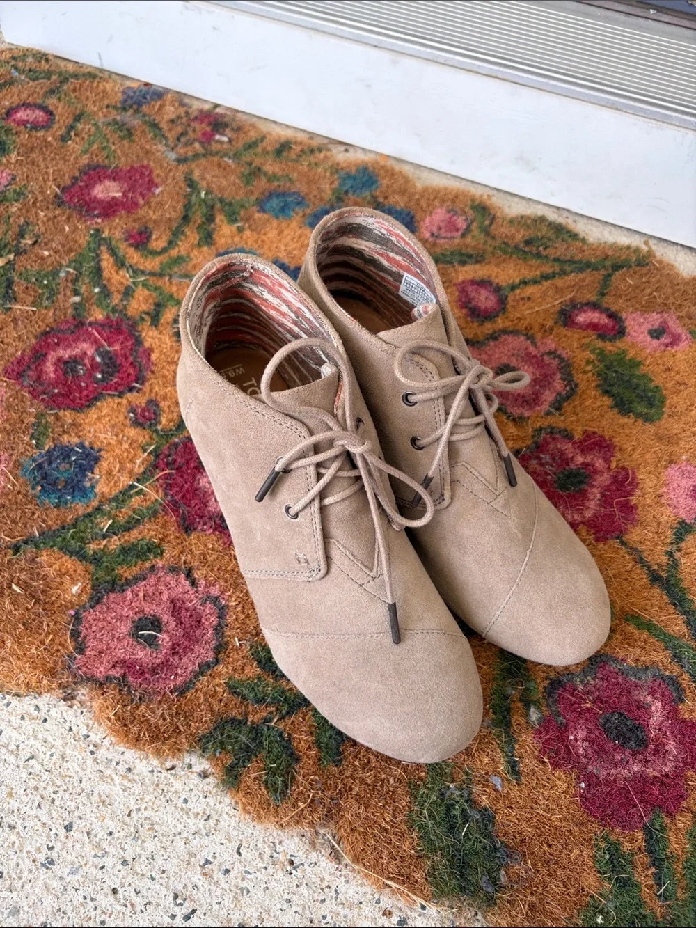 NWOT Toms Taupe Suede Desert Wedge Ankle Booties